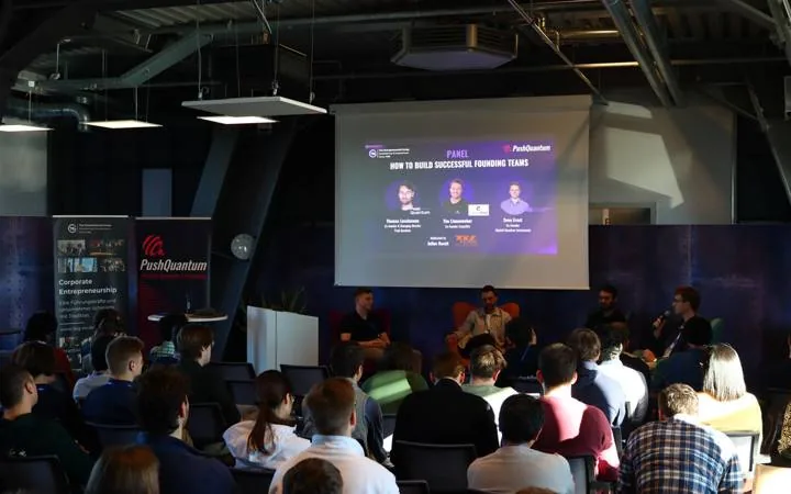 Publikum der Frontier Tech Conference 2025